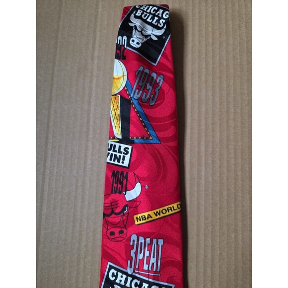 Vintage Chicago Bulls 3Peat NBA World Champions 1991 1993 Silk Necktie - Picture 3 of 5
